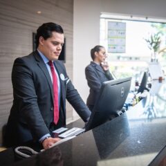 AGOTADO - Recepción y atención al cliente (RA227)